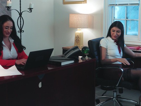 KiloPanties presents: Big butt boss spreads legs to ride her coworker on the bed