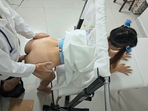 KiloPanties presents: Gynecologist loses cell phone that contained videos of his patients!