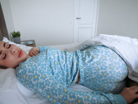 KiloPanties presents: My whore step mom wakes me up in the best way she knows!